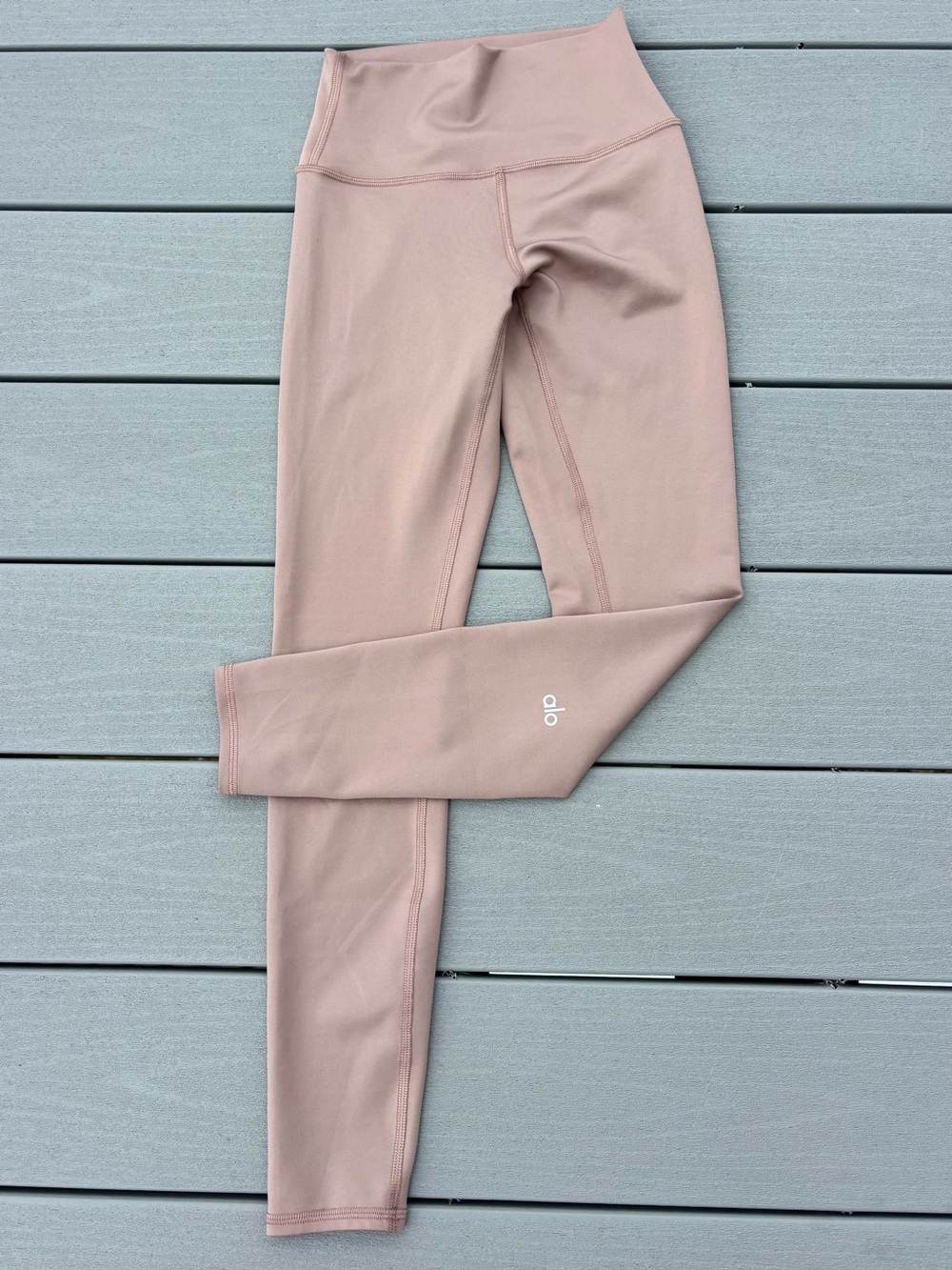 NWOT Alo Yoga High-Waist Airlift Leggings Taupe XS
